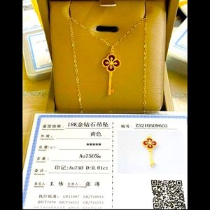 NWOT 18k Real Gold Key Necklace w/ Pendant